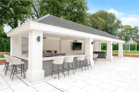 Outdoor Kitchen