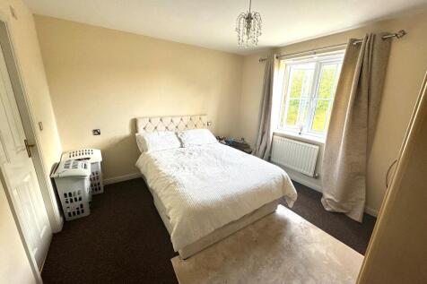 bedroom 12