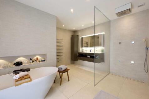 Primary En-Suite