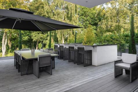 Al Fresco Dining