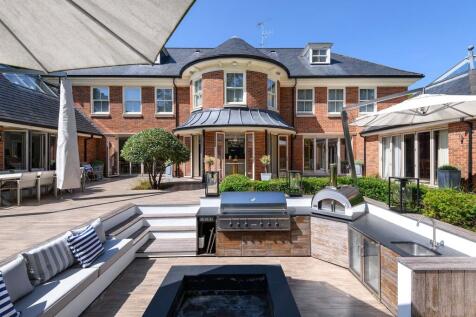 Outdoor Kitchen