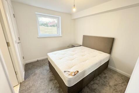 Bedroom 1 (1)