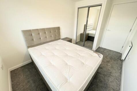 Bedroom 2 (2)