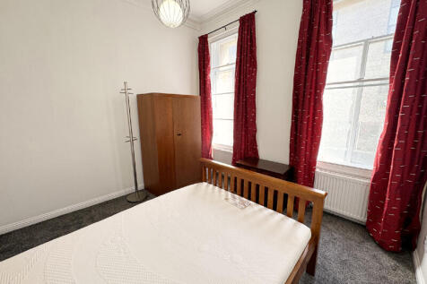 Bedroom alt angle