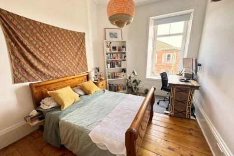 Bedroom 1 (1)