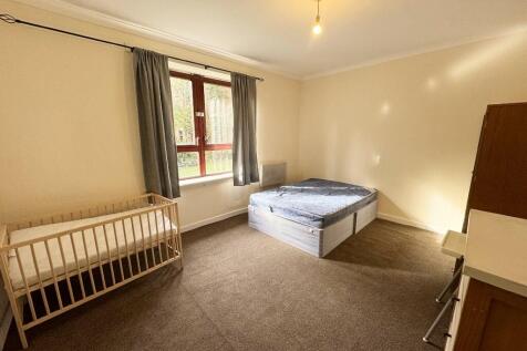 Bedroom 1 (1)