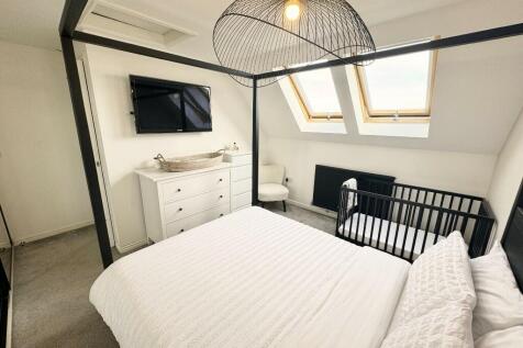 Bedroom 1 (1)