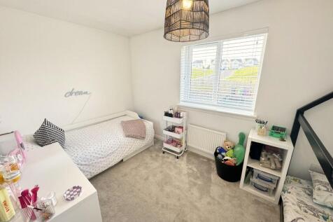 Bedroom 2 (1)