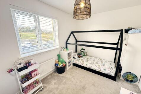Bedroom 2 (2)