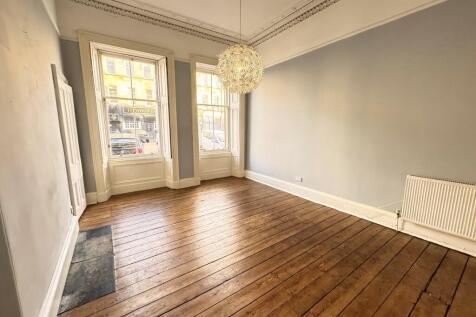 Bedroom 1 (2)