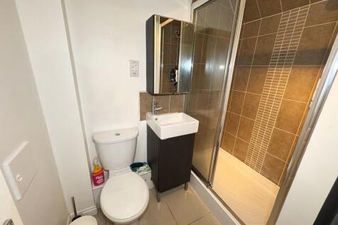 Bed 4 En-suite