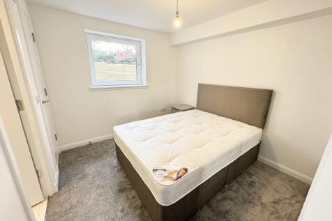 Bedroom 1 (1)