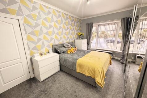 Bedroom 1 (1)