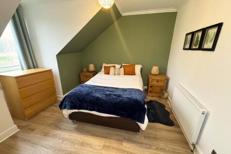 Bedroom 1 (1)