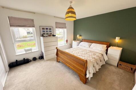 Bedroom 1 (1)
