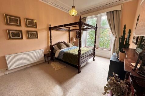 Bedroom 1 (1)