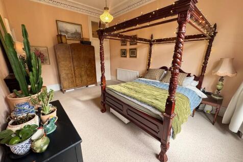 Bedroom 1 (4)