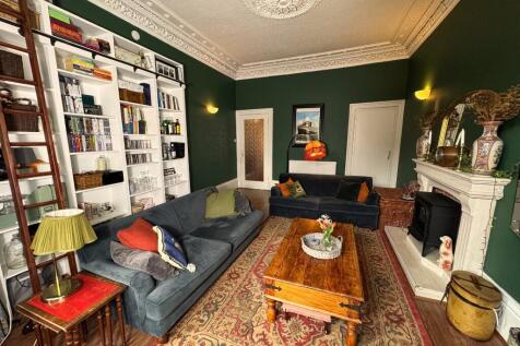 Lounge 4