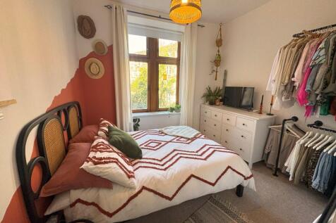 Bedroom 1 (1)