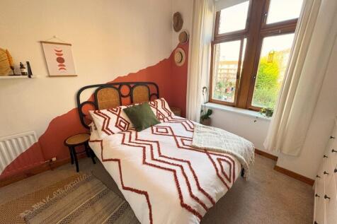 Bedroom 1 (3)