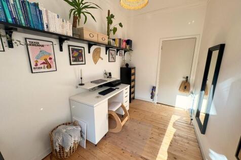 Bedroom 2 (2)