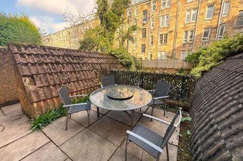 Rear courts