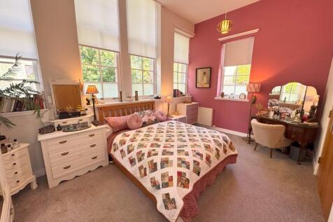 Bedroom 1 (1)