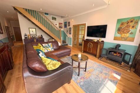 Lounge 3