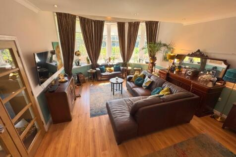 Lounge 4