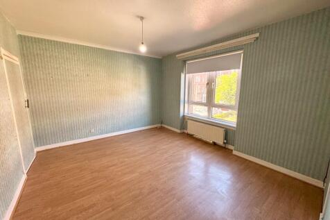Bedroom 1 (2)