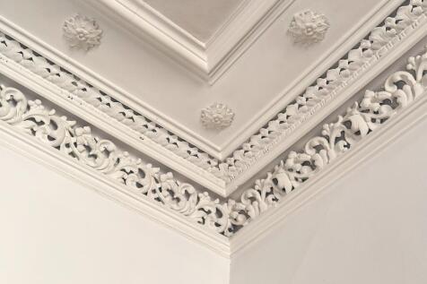 Lounge cornice