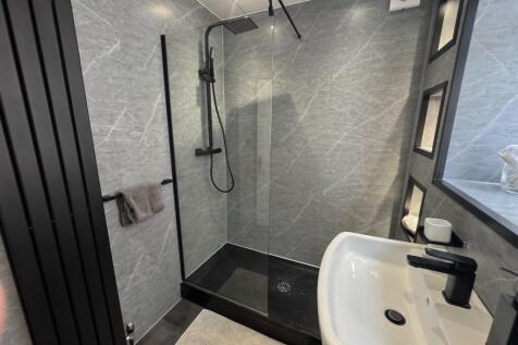 Shower-room 1