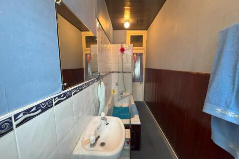 Bathroom reverse