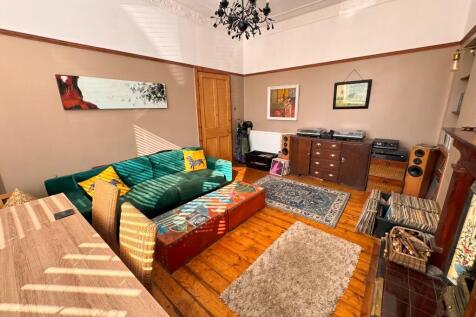 Lounge 3