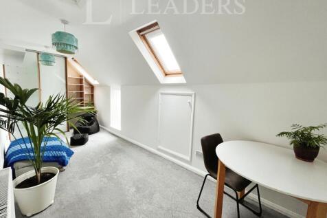 Dressing Room/living room