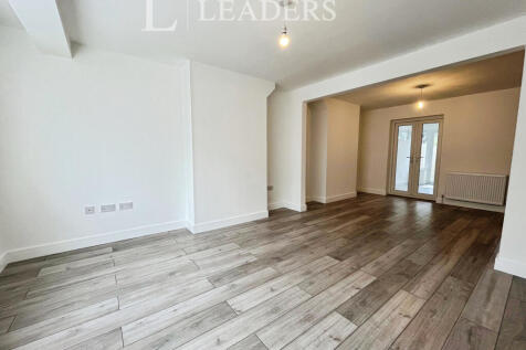 Living/dining room