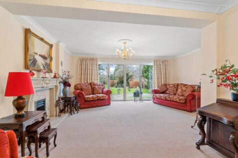 Formal Lounge