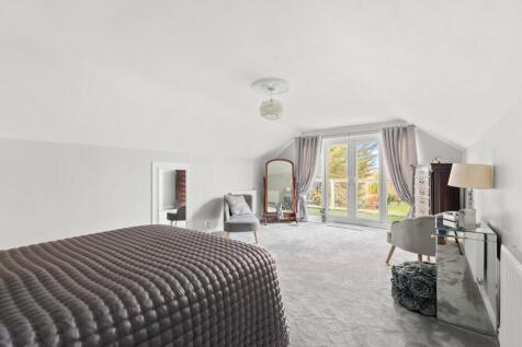 Principle Bedroom First Floor