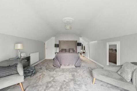 Principle Bedroom First Floor