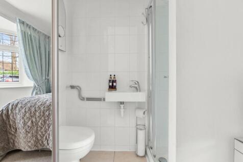 Bedroom 2 Shower