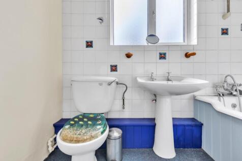 Ground Bathroom