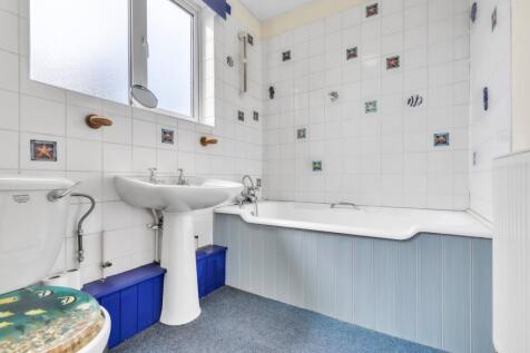 Ground Bathroom