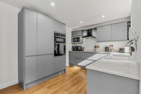 Fitted Kitchen