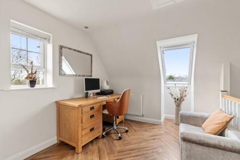 2nd Floor Office Landing