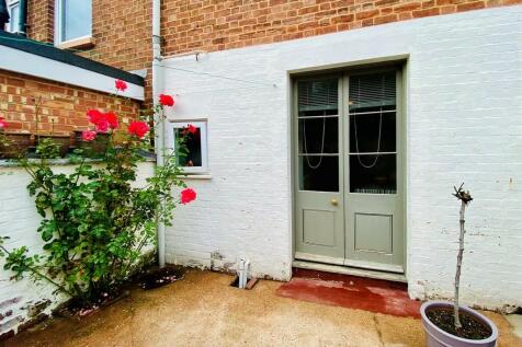 Courtyard Garden ...
