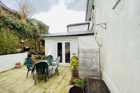 Courtyard Garden ...