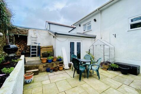 Courtyard Garden ...