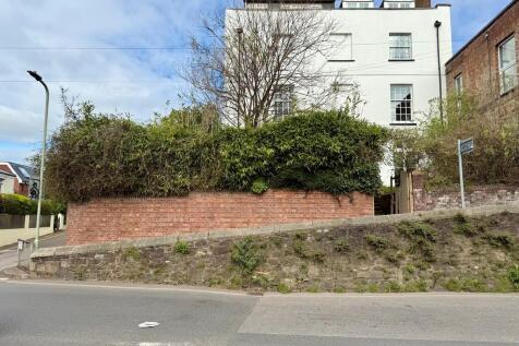 outside york road...