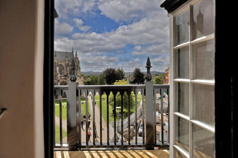 1CathedralClose20...