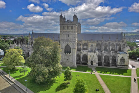 1CathedralClose20...